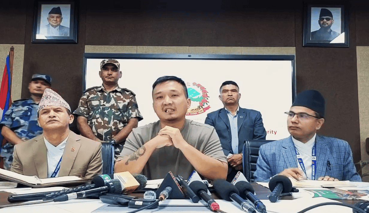 रसुवा बाढीमा उद्धार तथा राहतका लागि राज्यको सम्पूर्ण संयन्त्र परिचालन गरिएको छ : गृहमन्त्री गुरुङ
