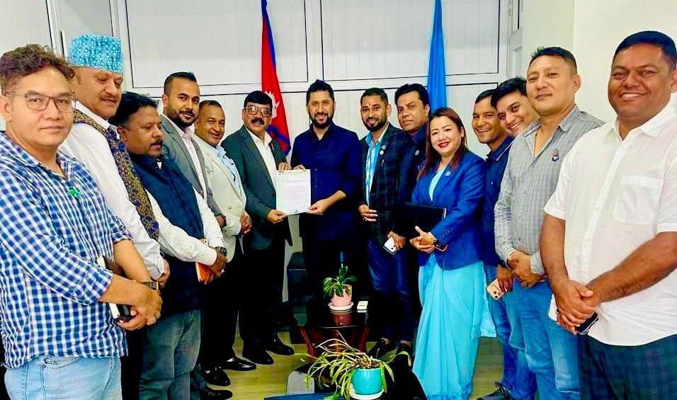 मलेसियाको २५ कम्पनी छनोट लगायतका माग बोकेर रास्वपा सभापति रबिसँग पुगे वैदेशिक रोजगार व्यवसायी