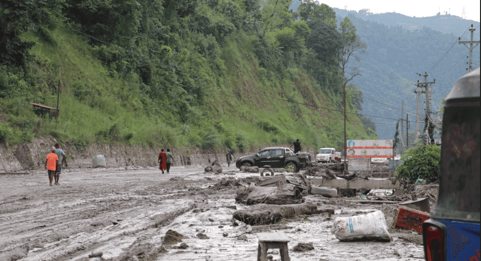 विपद्का कारण गोरखा–धादिङ खण्ड पूर्ण ठप्प, अन्य चार राजमार्ग एकतर्फी मात्र सञ्चालन  