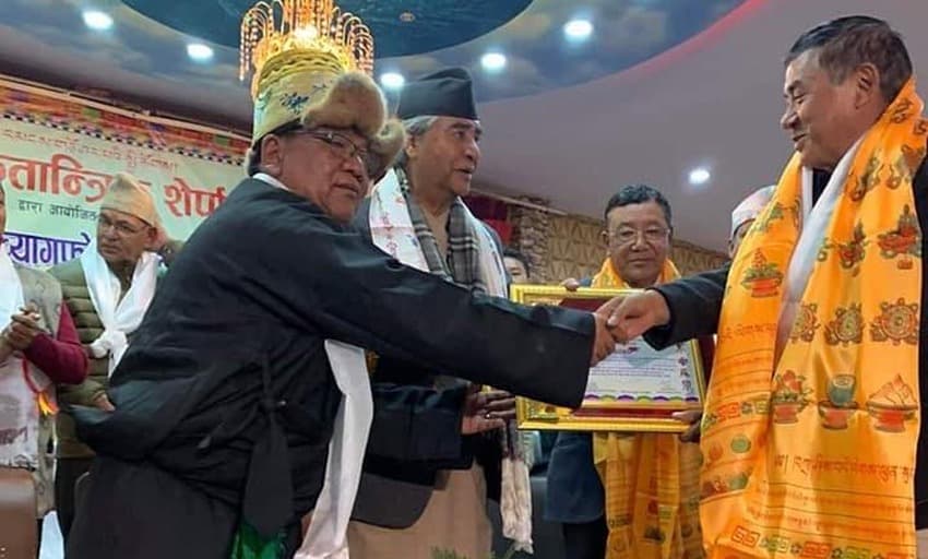 शेर्पा र सगरमाथा राष्ट्रिय गौरव हुन : पूर्वप्रधानमन्त्री देउवा
