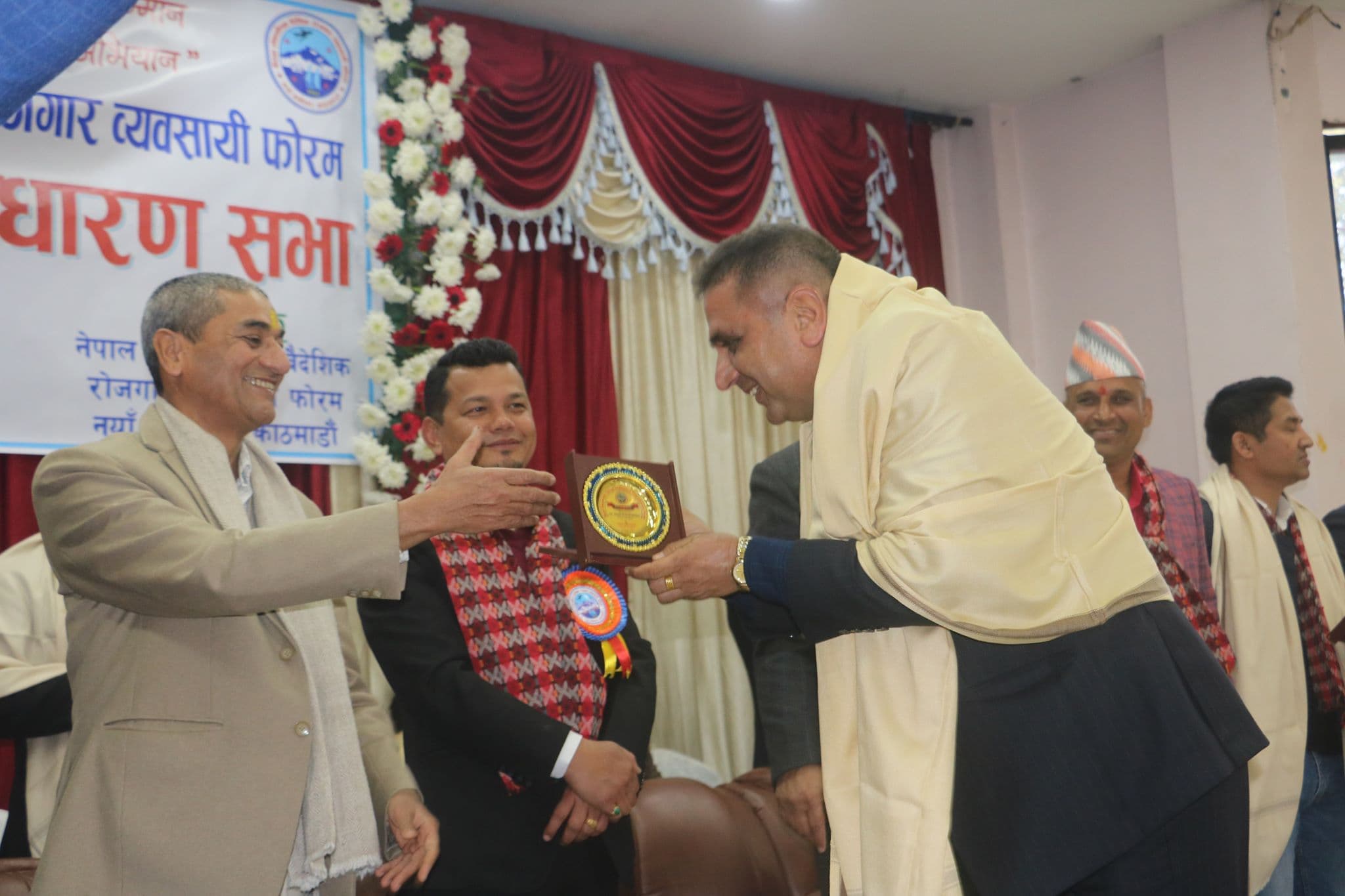 लोकतान्त्रिक फोरममा निर्विरोध नेतृत्व छान्न काँग्रेस नेताको आग्रह, तर चुनाव हुँदै