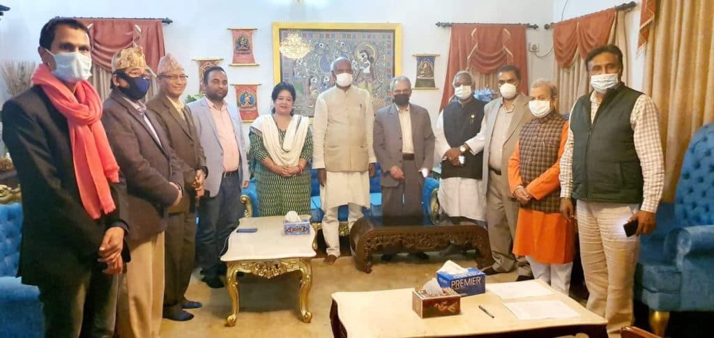 सरकारले पार्टी फुटाउन सहज हुने विद्येयक ल्यायो, तर समाजवादी र राजपाबीच मध्यरातमा भयो एकता