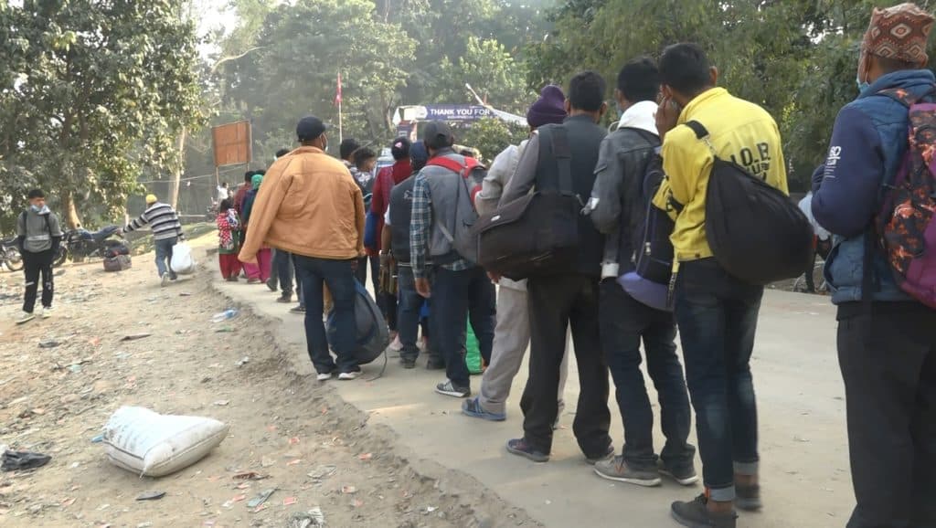 चाडपर्व सकिए लगत्तै सुदुरपश्चिमका नाकामा भारत जानेको लर्को