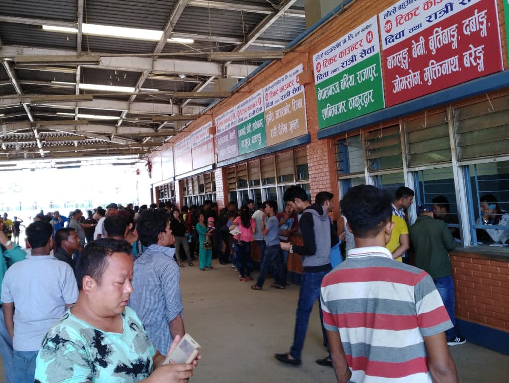 दसैंमा घर जान दुई दिनमा १५ हजारले काटे बसको टिकट
