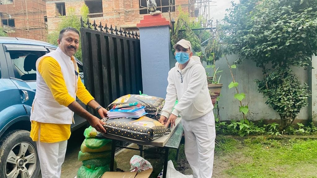व्यवसायी शिवाकोटीद्धारा जन्मदिनको अवसरमा बाल सेवा गृह र पीठलाई सहयोग