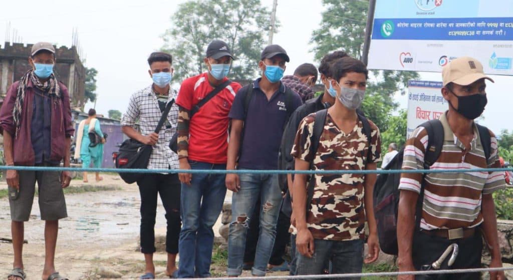 महामारीमै भारत जानेहरु भन्छन्- ‘रोगभन्दा भोकको चिन्ता भयो’