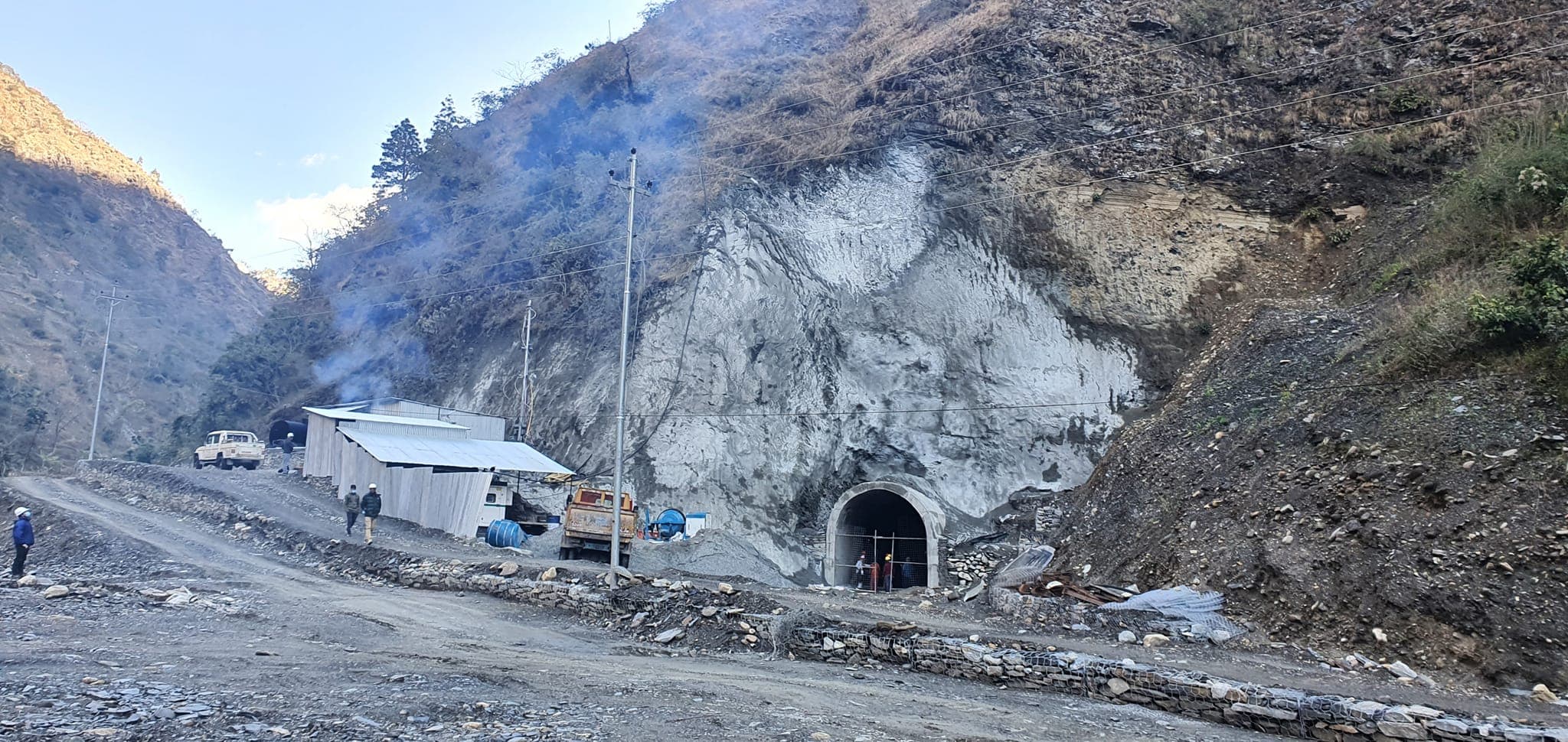 गैरआवासीय नेपालीको लगानी रहेको दरवाङ म्याग्दीखोला जलविद्युतको सुरुङमार्गको शिलान्यास