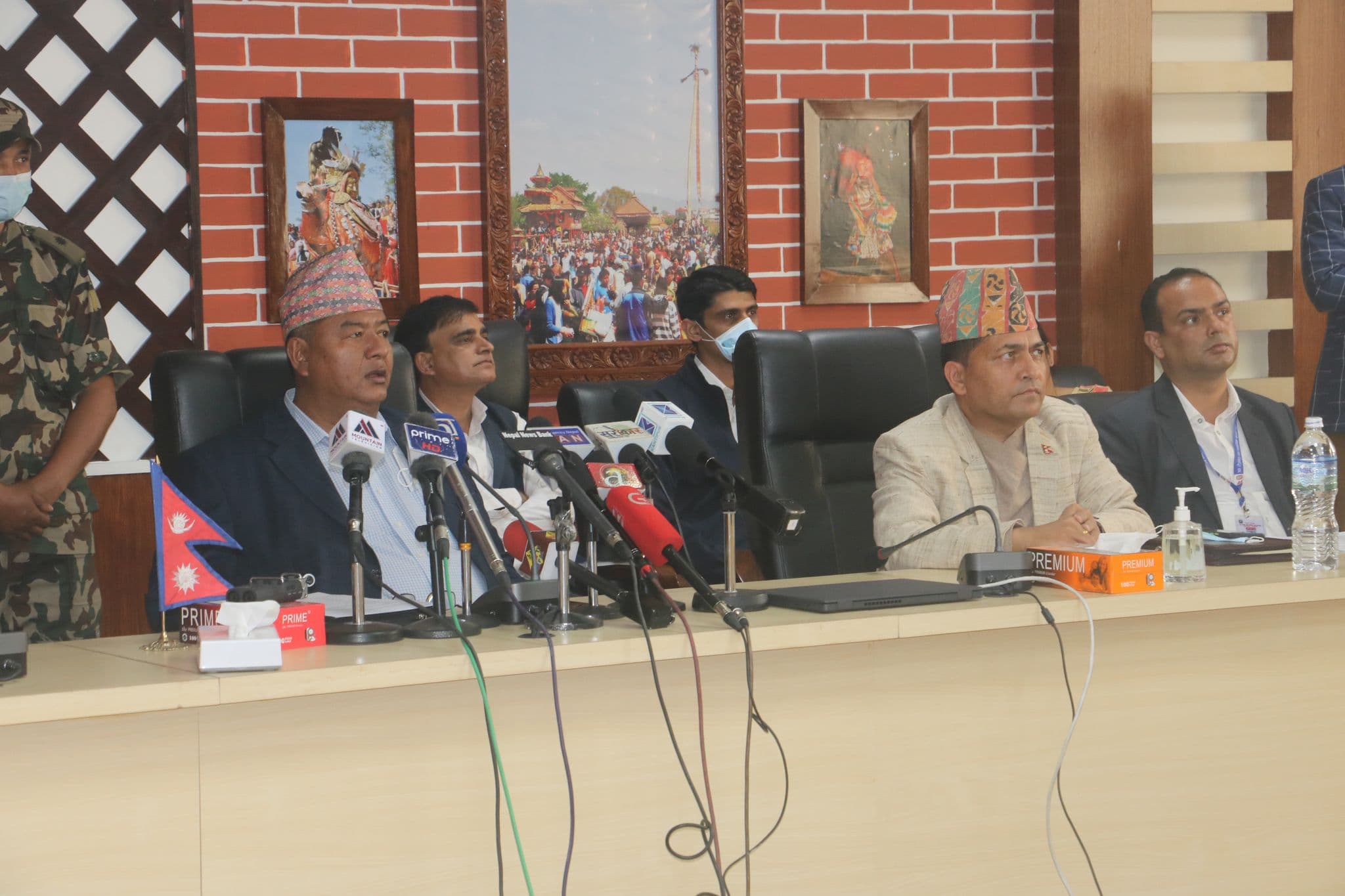 वैदेशिक रोजगारमा ‘फ्री भिसा फ्री टिकट’ नहट्ने, सेवाशुल्क परिमार्जन हुन्छ : श्रममन्त्री श्रेष्ठ