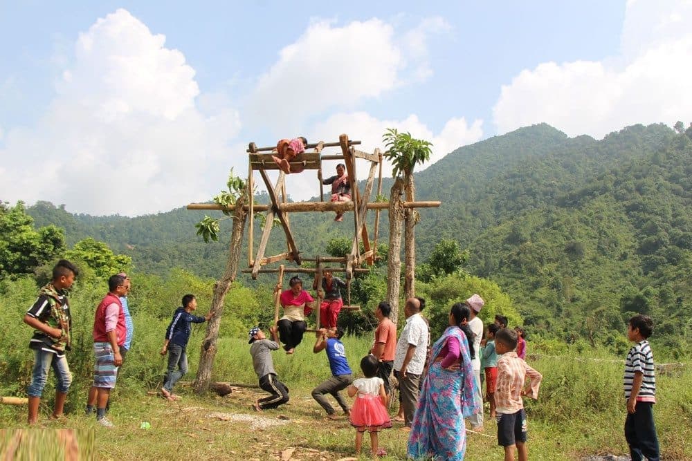 गाउँघरमा देखिन छाड्यो पिङ, संस्कृति संरक्षणका लागि पहल