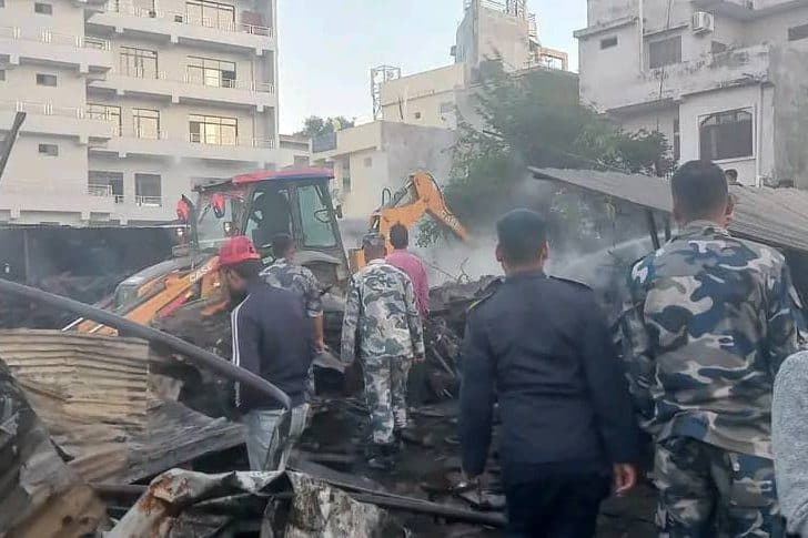 दाङमा आगलागी, तीन फर्निचर उद्योग जले