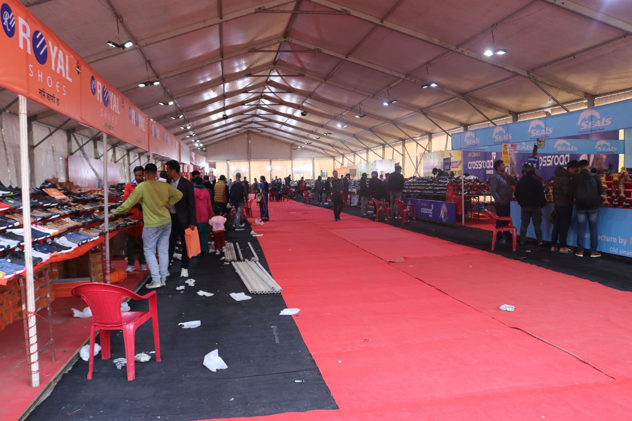 भृकुटीमण्डप ठूलोचौरमा ‘जाडोमा न्यानो जुत्ता चप्पल अफर मेला’ शुरु