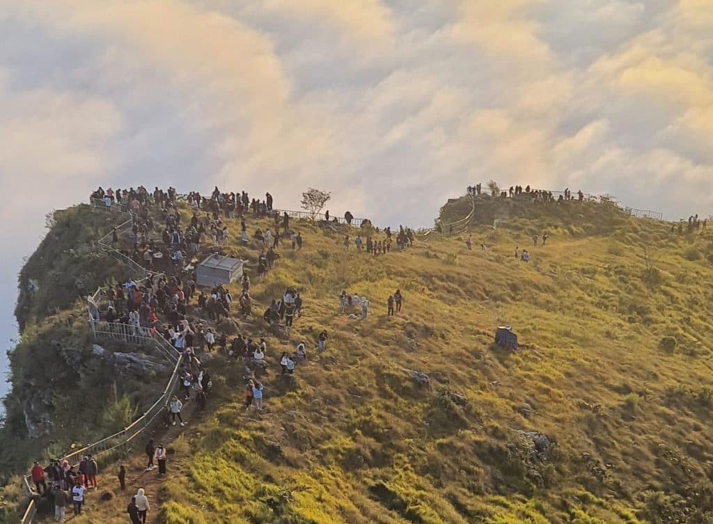 मानुङकोटमा फेरि बढ्यो भिड