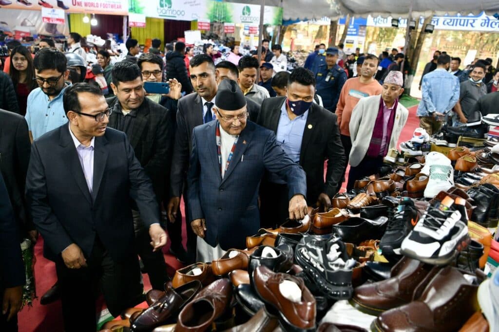 भृकुटीमण्डप जुत्ता मेलामा पूर्वप्रधानमन्त्री ओली पुगेपछि बढ्न थाल्यो आकर्षण