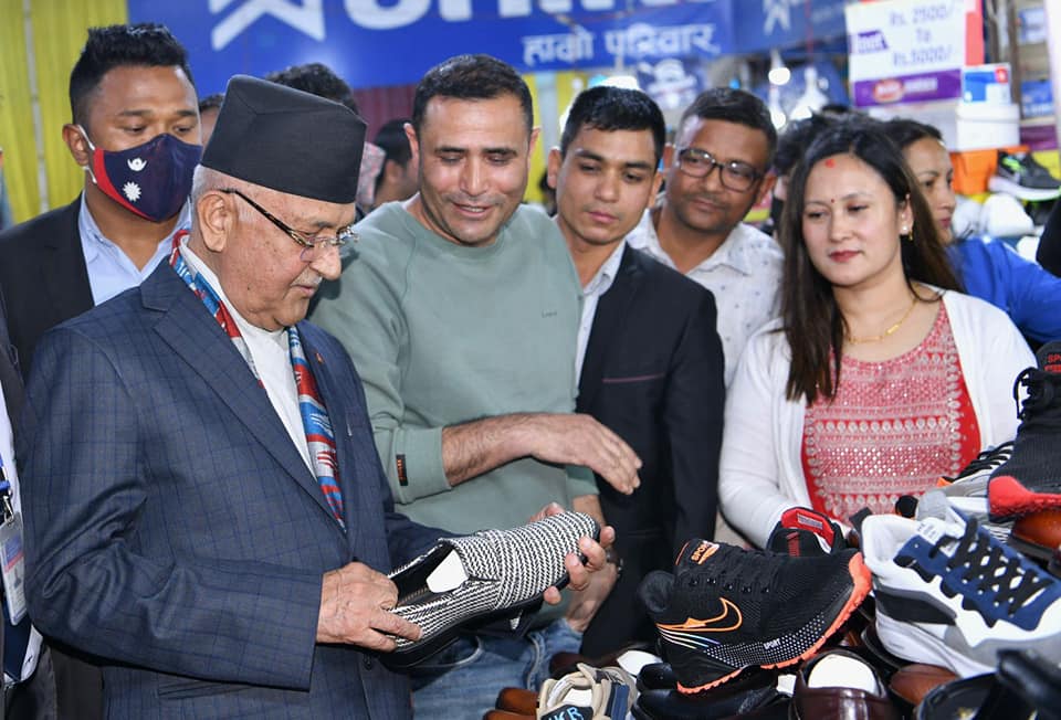 भृकुटीमण्डप जुत्ता मेलामा पूर्वप्रधानमन्त्री ओली पुगेपछि बढ्न थाल्यो आकर्षण