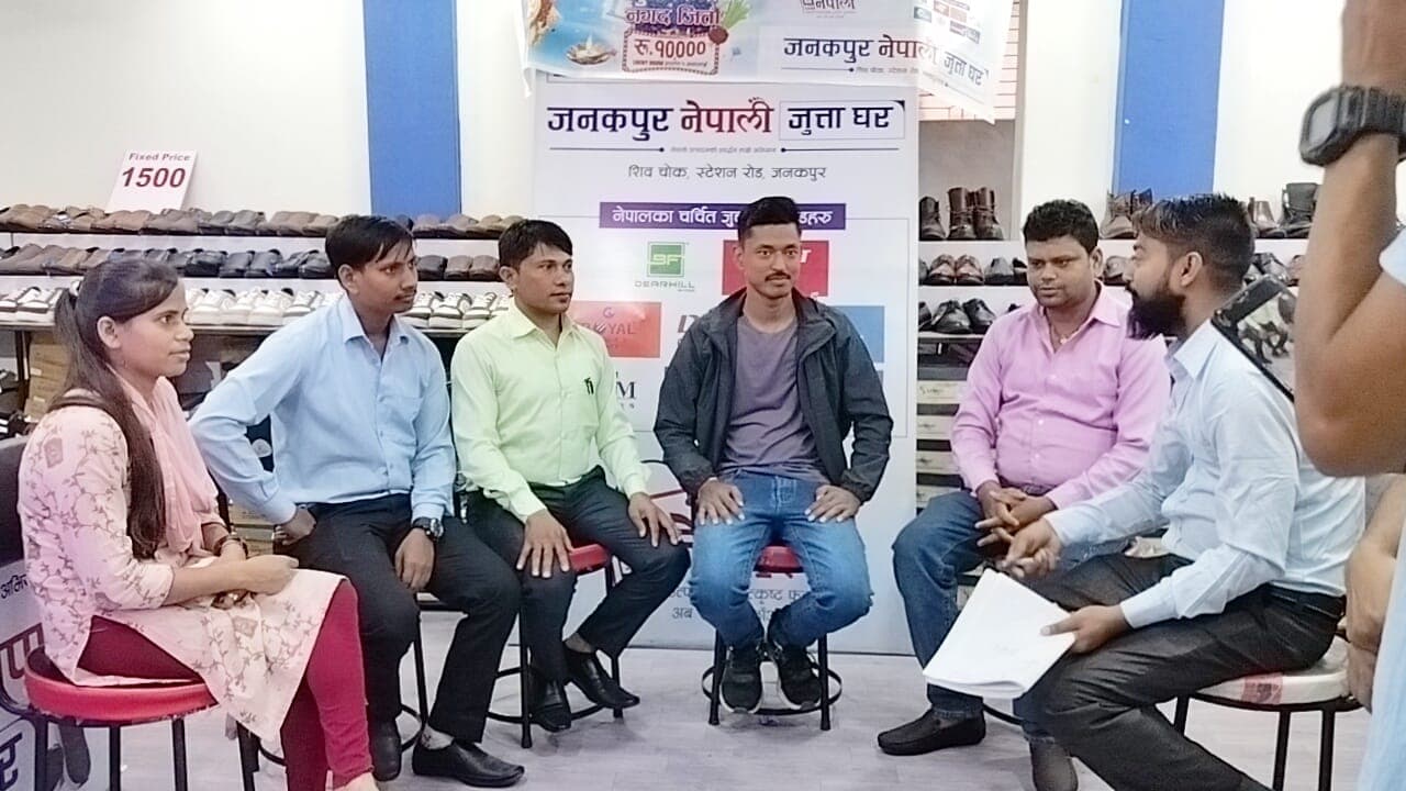 ‘जनकपुर नेपाली जुत्ता घर’को लक्की ड्रमा विरेन्द्रनगरका निरज श्रेष्ठले जिते १० हजार नगद