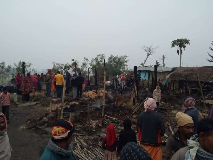 रौतहटमा आगलागी हुँदा २५ घर जलेर नष्ट