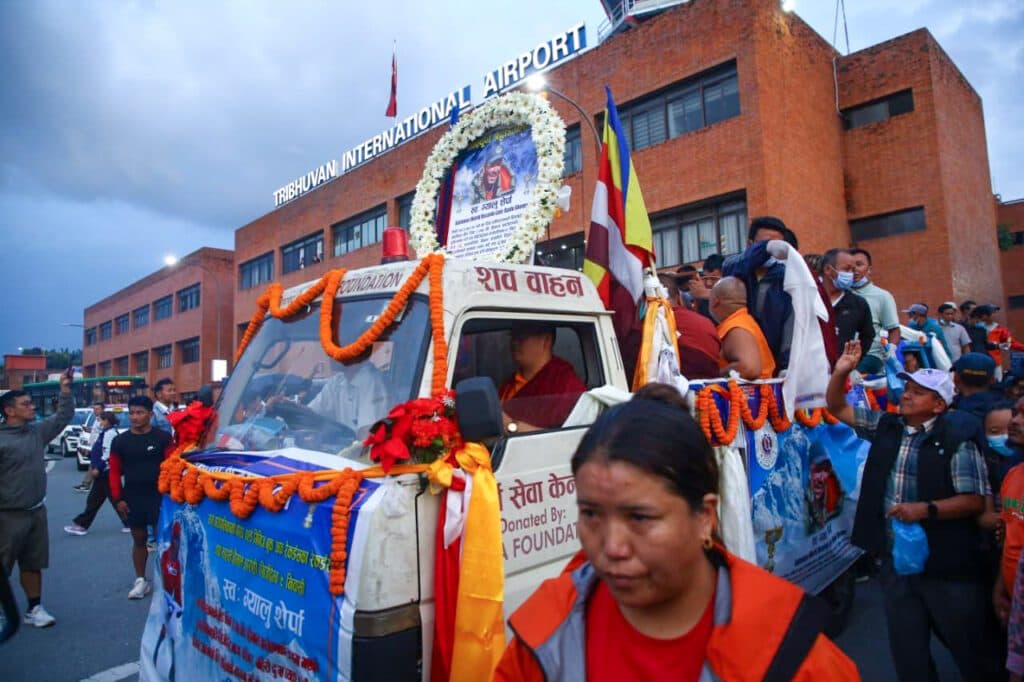 ब्रोड पिक आरोहणका क्रममा ज्यान गुमाएका तीन आरोहीको शव ल्याइयो (तस्विरहरू)