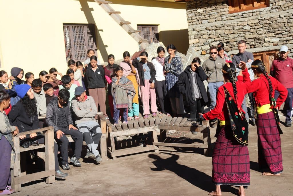 मुगु जिल्लाको एक मात्र आवासीय विद्यालयमा छात्रावासको अभावमा पठनपाठनमा समस्या
