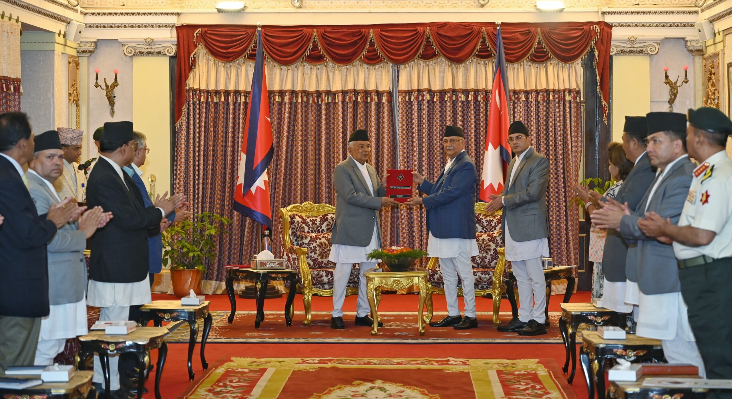 राष्ट्रपति समक्ष प्रधानमन्त्रीले बुझाए सुरक्षा परिषद्को प्रतिवेदन