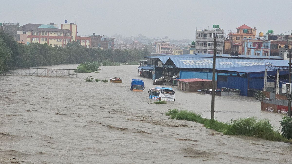 वर्षाले बागमती प्रदेश बढी प्रभावित, काठमाडौं उपत्यकाका नदी करिडोरका सडक बन्द