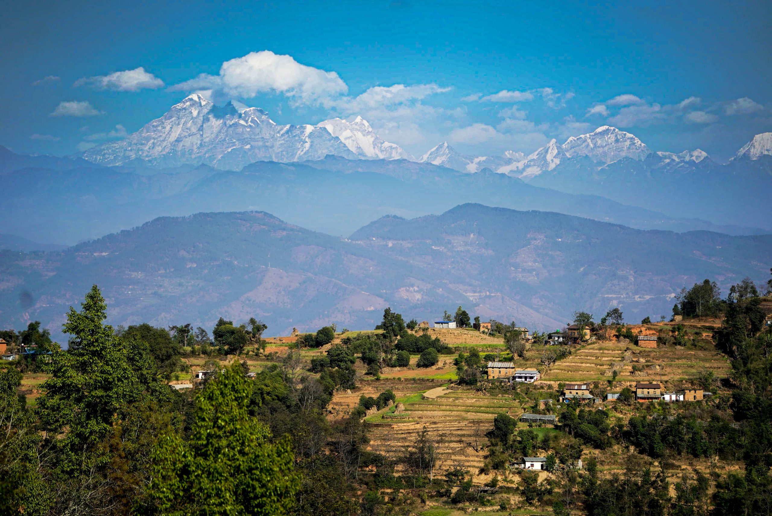 दाप्चा बागमारा भञ्ज्याङबाट देखिएको जुगल हिमाल (फाेटाेफिचर)