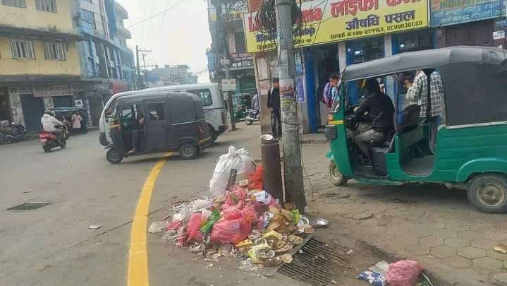 हेटौंडा उपमहानगरपालिकाले बिहीबारबाट फोहोर उठाउन छाड्यो