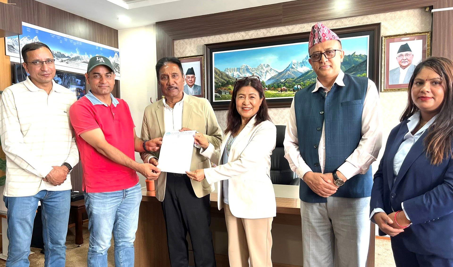हङकङमा वर्किङ भिसा खुला गर्न सरकारले कुटनीतिक पहल गर्छ : श्रममन्त्री भण्डारी