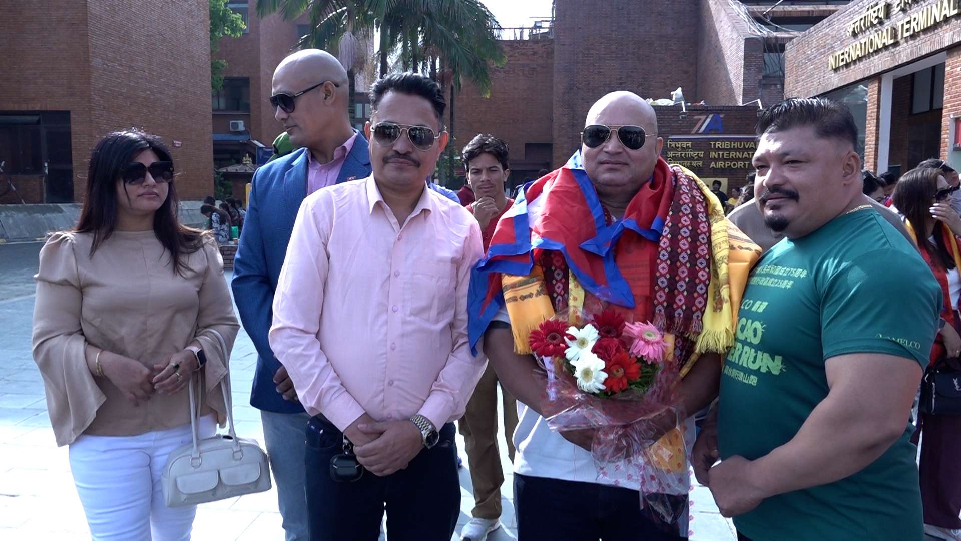 धर्मश्री विजेता गिरी नेपालको नेतृत्व गर्दै लण्डन प्रस्थान