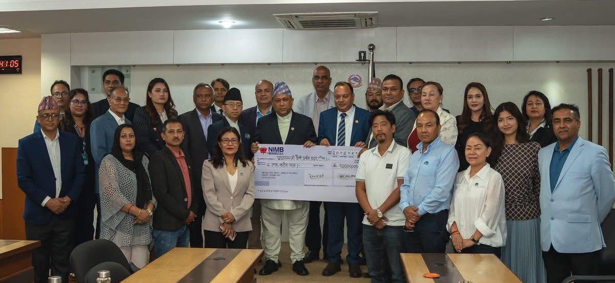 एनआरएनएद्वारा पहिलो चरणमा प्रधानमन्त्री दैवी प्रकोप उद्धार कोषमा १ करोड हस्तान्तरण