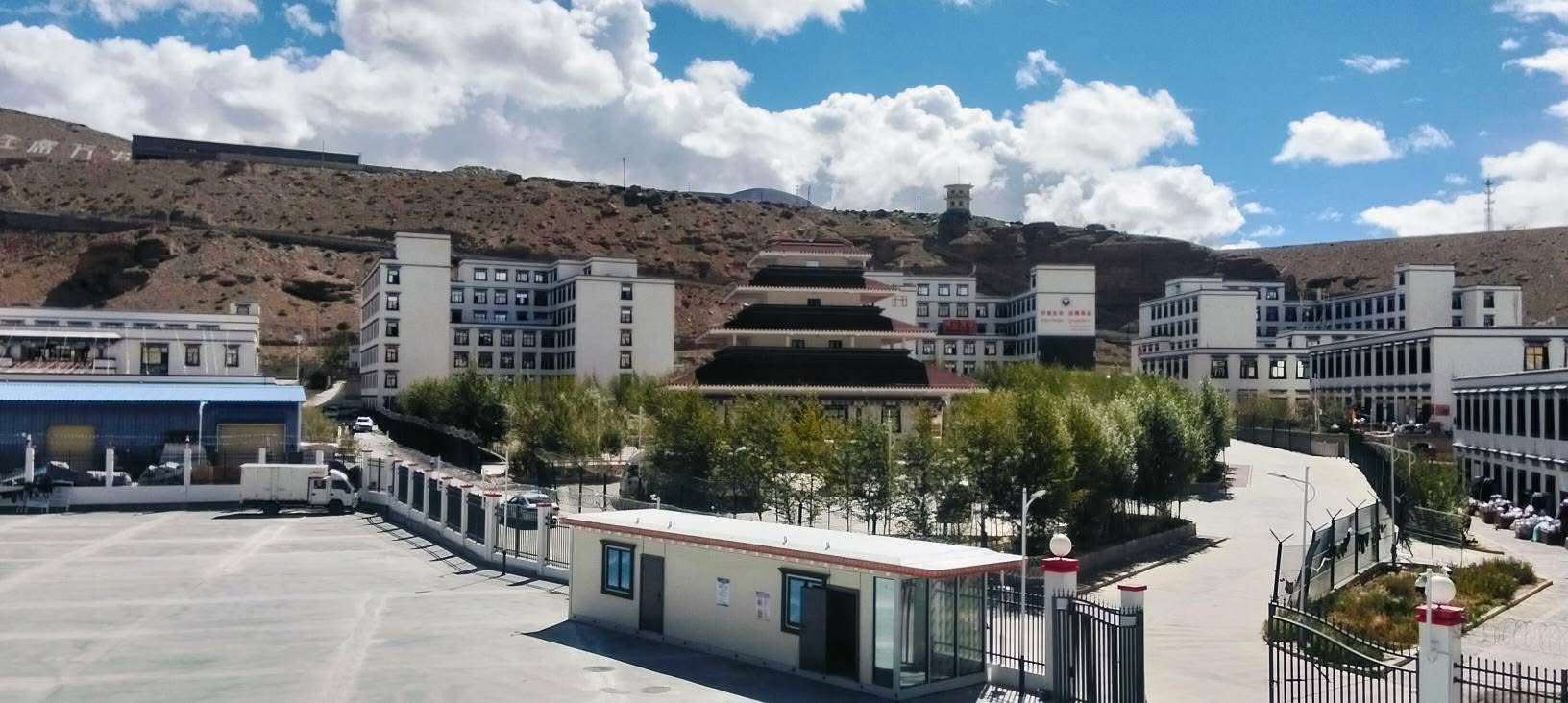 सीमा सुरक्षा र नागरिक आवागमन सहजीकरण बारे छलफल गर्न हुम्लाको टोली ताक्लाकोटमा
