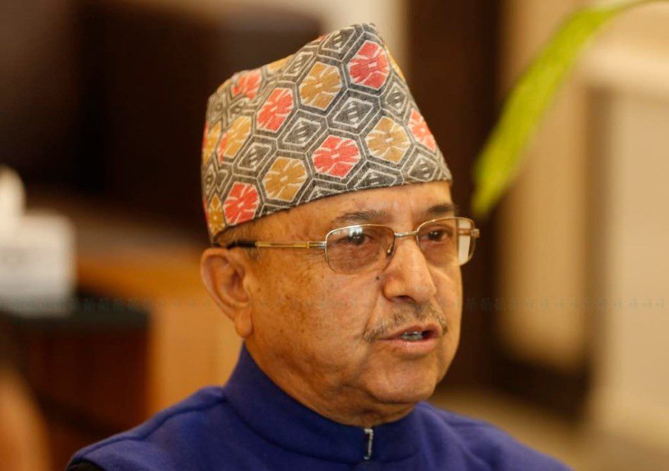 गगनलाई खड्काको आग्रह– ‘महाधिवेशन सारेर देउवासहितका नेतासँग संवाद थाल्नुस्’