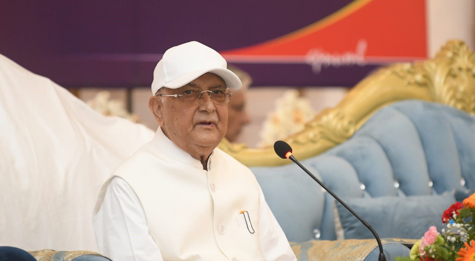 एमाले अध्यक्ष ओलीद्धारा राजनीतिक प्रतिवेदन पेश (पूर्णपाठ)